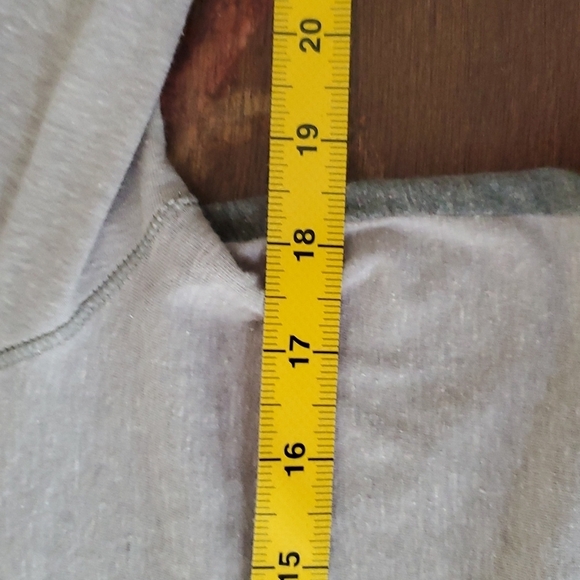 4/$30 Texas State Boko the bobcat logo sz m gray Longsleeve top ** - Picture 6 of 7